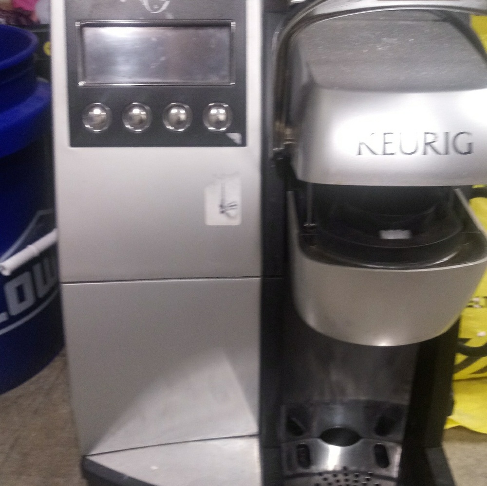 A Kuro coffee pot